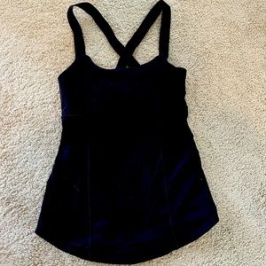 Lululemon black tank with built in shelf bra size 6